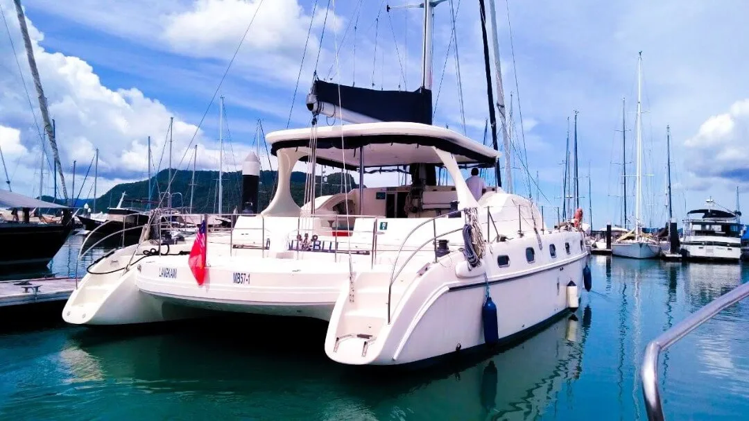 manta blu cruises private yacht