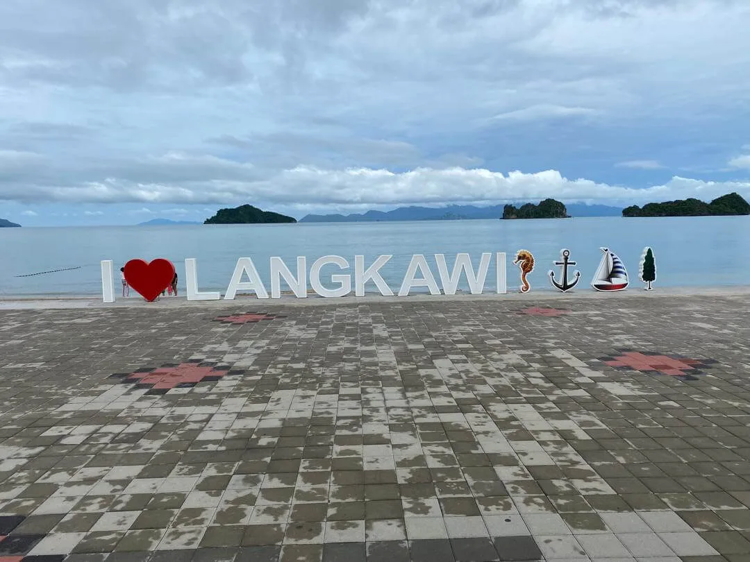 tanjung rhu beach langkawi